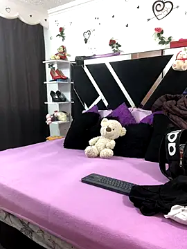 1lovelygirls - 1lovelygirls's free webcam - UK Sex Cams