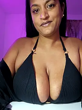busty ariax