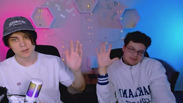 lucas_long_ (G twink) - show naked ass