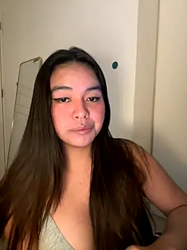 Webcam Model (urasianlady)  is live.Free join now!