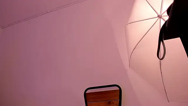 cloehonney - Cloehonney's free webcam