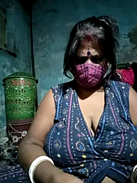 Webcam Model (parioo7)  is live.Free join now!