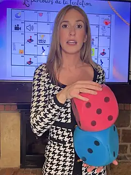 lola_tentatiion from StripChat is Freechat