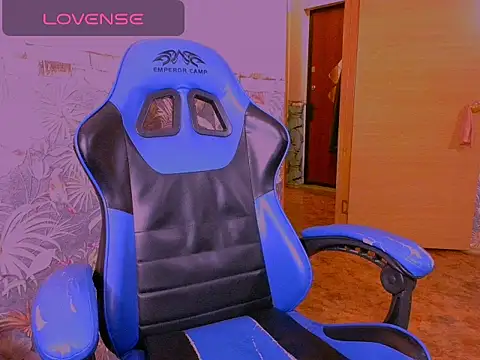 chloe_strip - Chloe_strip's free webcam - UK Sex Cams