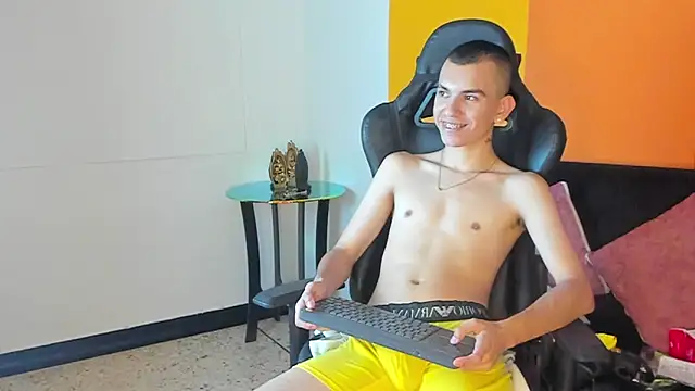 rowancley - RowanCley's free webcam - UK Sex Cams