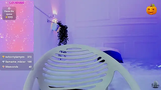 mialux5 - MiaLux5's free webcam - UK Sex Cams