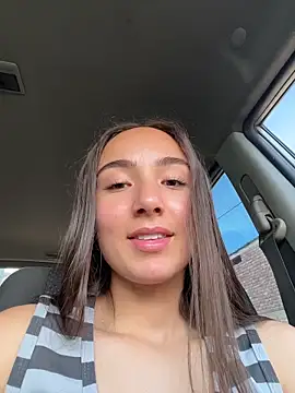 Webcam Model (Innerpeace_)  is live.Free join now!