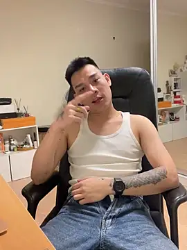 latava Live Webcam on Stripchat