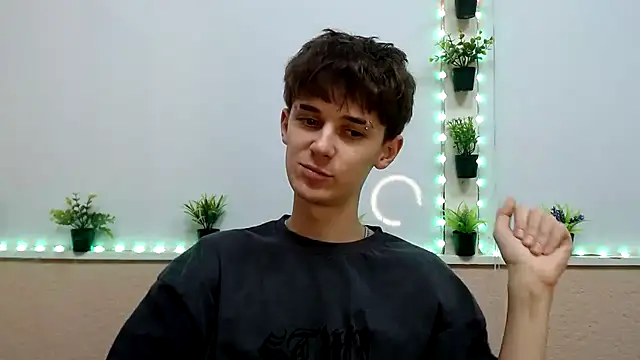 hoot_dude_ (M twink) - take off t-shirt and massage nnipples