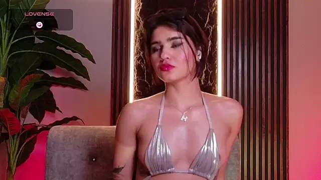 La_Diabla_111_ live cam screenshot female from Colombia on Home.Pink — Cozy Live Cams & Chat