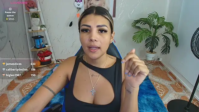 SALOOMEE__'s Stripchat show and profile