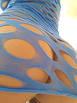 Webcam Model (Michell_em)  is live.Free join now!