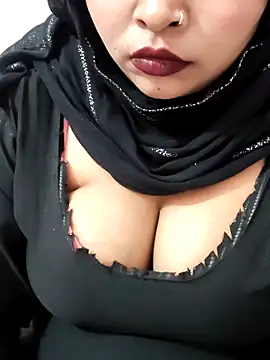 Webcam Model (Indian-Nazia)  is live.Free join now!