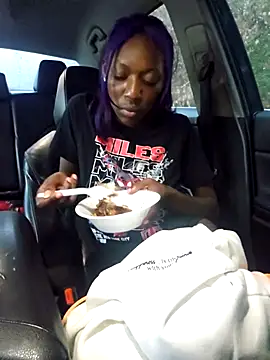 Webcam Model (oliviaprettypussy)  is live.Free join now!