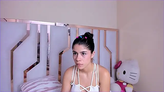 TifanyChill live cam screenshot female from Colombia on Home.Pink — Cozy Live Cams & Chat