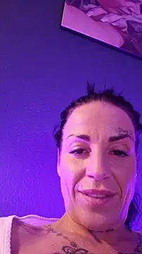 EmilyDiazofficial from StripChat is Freechat