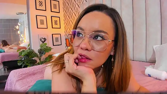 sky_junne - Sky_Junne's free webcam - UK Sex Cams