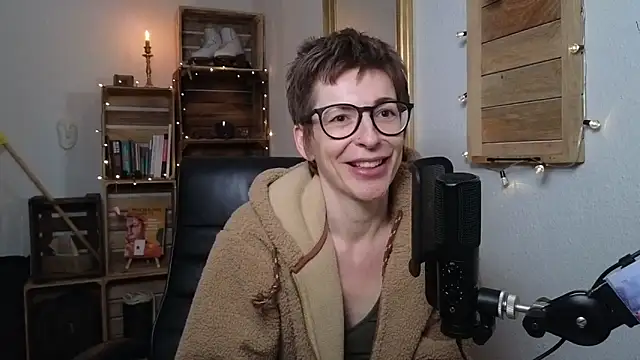 Antifistin live webcam preview - 116 viewers online