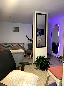 Webcam Model (_Maraa)  is live.Free join now!