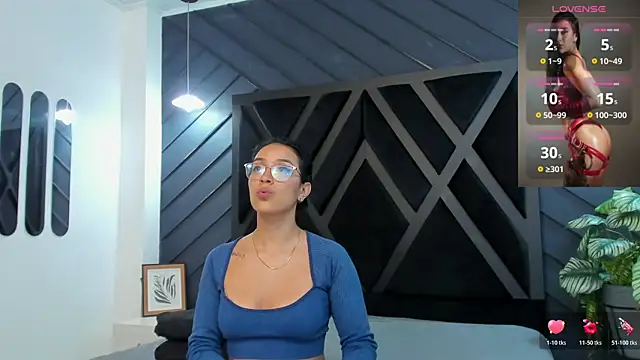 zoe_martins_ webcam stripchat model stream image