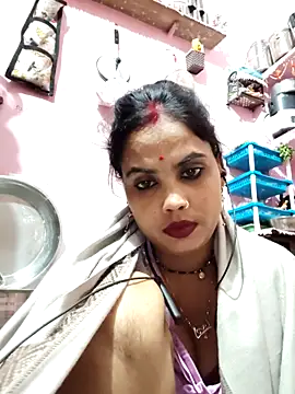 Webcam Model (Cut_ragni)  is live.Free join now!