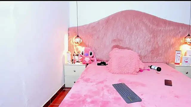 skarletruiz - SkarletRuiz's free webcam - UK Sex Cams