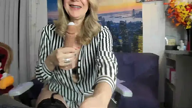 ashleymilf_1 - Ashleymilf_1's free webcam - UK Sex Cams