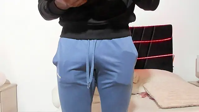 Live gay cam of Taylormaccurdy_ from  | Let’s chat live!