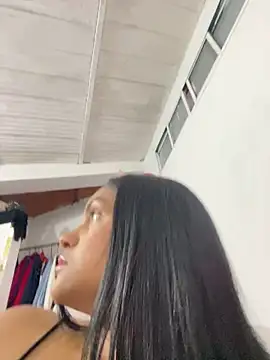 messy-diana21 - Messy-diana21's free webcam