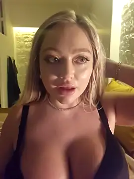 Webcam Model (misstitmouseofficial)  is live.Free join now!