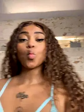 Webcam Model (pamela_west)  is live.Free join now!