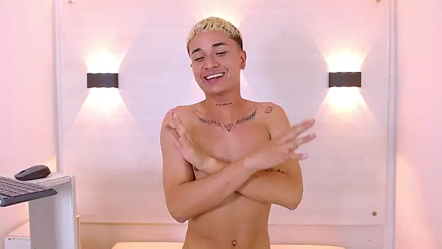 jeic_18 (M twink) - Come on Jeic cum for me in my mouth