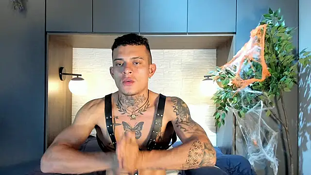 mrjustin_ (M young) - I have a lot of milk look at this shot