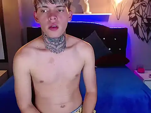 Live gay webcam of frankboyx