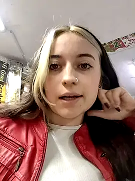 Webcam Model (sheeiila)  is live.Free join now!