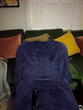 LovelyLucinda from StripChat is Freechat