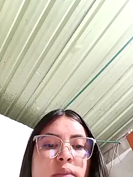 Webcam Model (sofia_athome)  is live.Free join now!