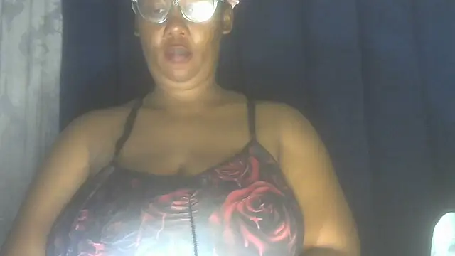 nipplemilkxx - NippleMilkXx's free webcam - UK Sex Cams