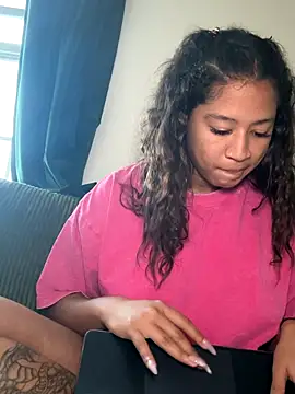 Webcam Model (AshleyLoveee)  is live.Free join now!