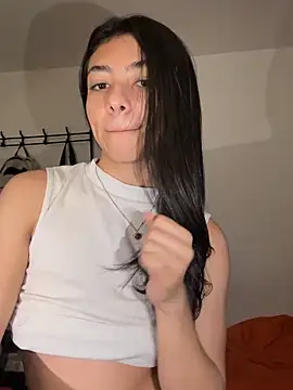 Webcam Model (Liissa_cute_)  is live.Free join now!