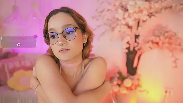 Live sex cam di DalahiaRush