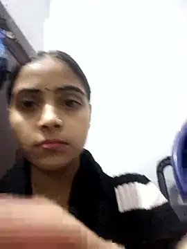 Webcam Model (Nandundi)  is live.Free join now!