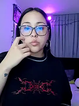 bella-gema - Bella-Gema's free webcam - UK Sex Cams