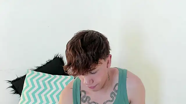 tomy_rox (M young) - ride dildo