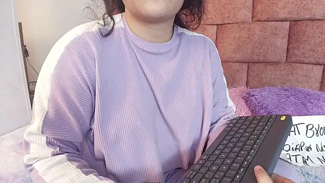 latina_kimky - Latina_Kimky's free webcam - UK Sex Cams