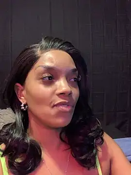 Webcam Model (Rakiyahcharms)  is live.Free join now!