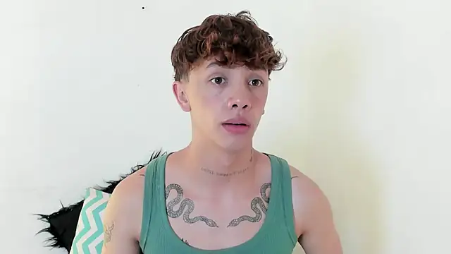 tomy_rox (M young) - ride dildo