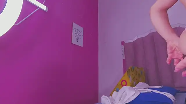 lilylovely_ - Lilylovely_'s free webcam - UK Sex Cams