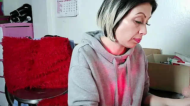 alixia81 - Alixia81's free webcam - UK Sex Cams