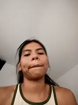 Webcam Model (_NaughtyNara)  is live.Free join now!